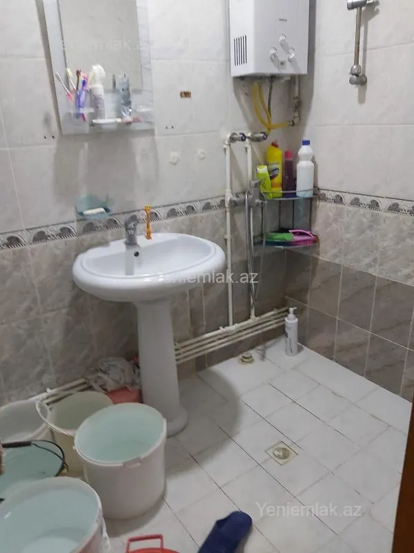 Satılır 3 otaqlı köhnə tikili 80 m²