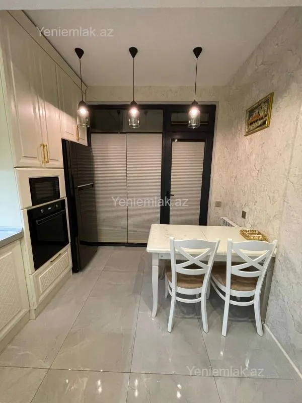 Satılır 3 otaqlı yeni tikili 90 m²