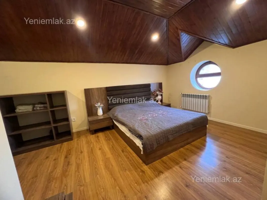 Satılır 7 otaqlı həyət evi 300 m²