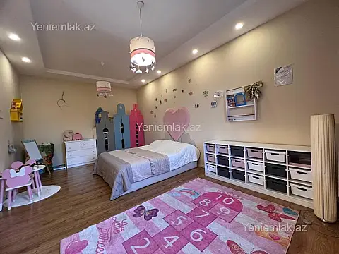 Satılır 7 otaqlı həyət evi 300 m²