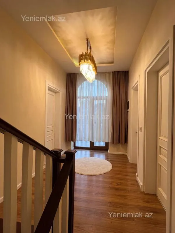 Satılır 7 otaqlı həyət evi 300 m²