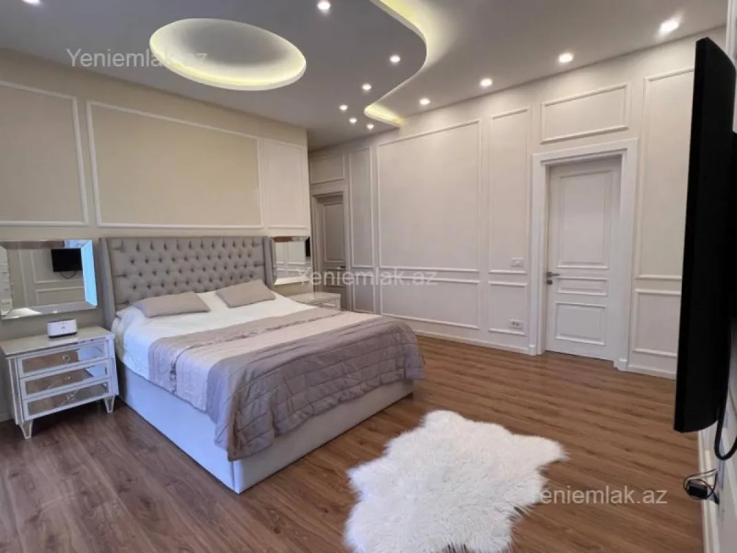 Satılır 7 otaqlı həyət evi 300 m²