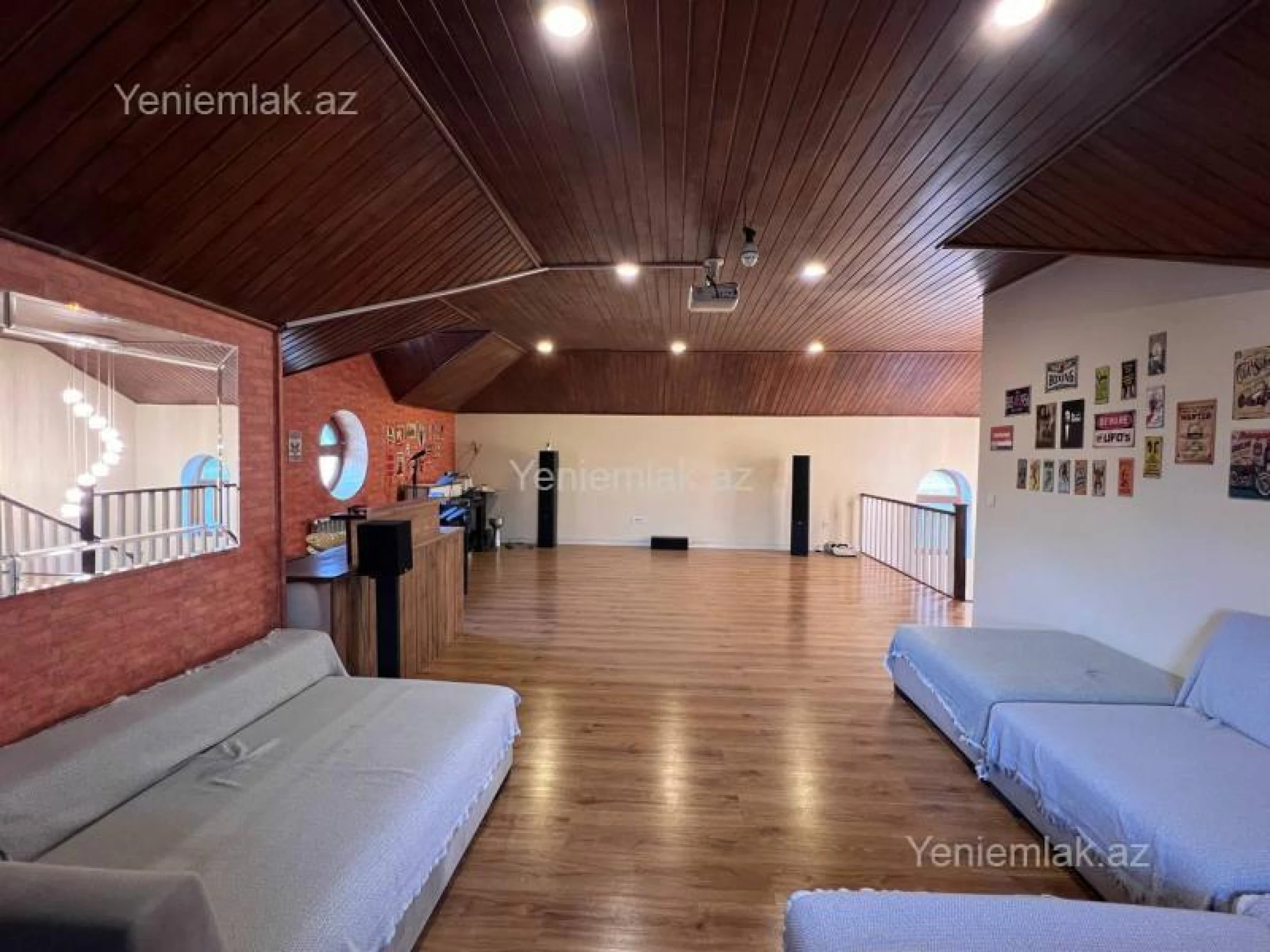 Satılır 7 otaqlı həyət evi 300 m²