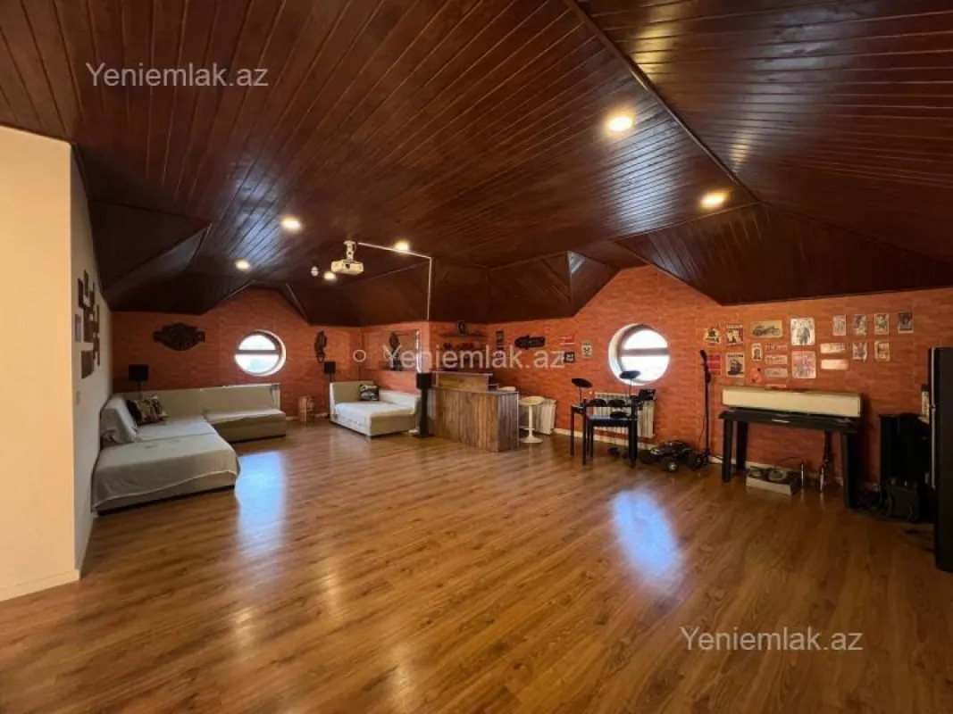 Satılır 7 otaqlı həyət evi 300 m²