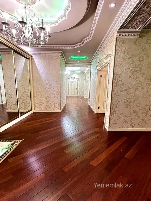 Satılır 4 otaqlı yeni tikili 170 m²