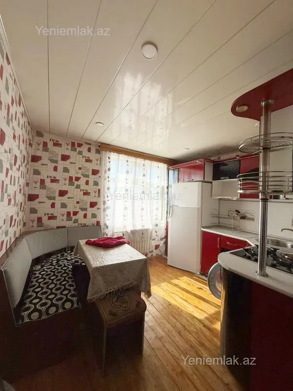 Satılır 3 otaqlı köhnə tikili 80 m²