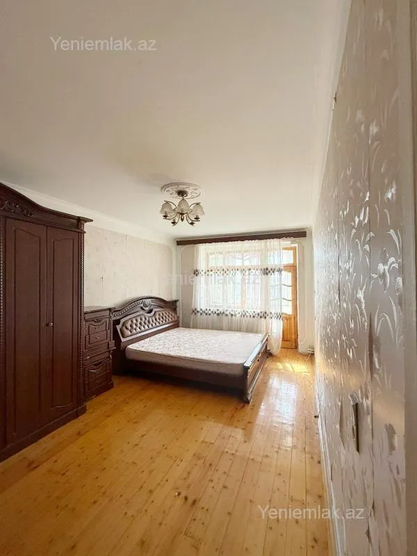 Satılır 3 otaqlı köhnə tikili 80 m²