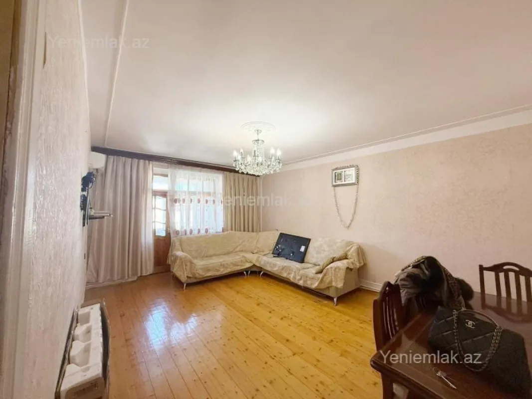 Satılır 3 otaqlı köhnə tikili 80 m²