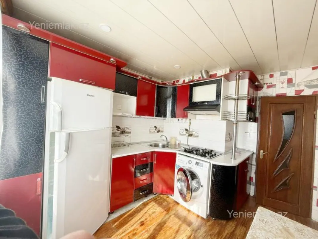 Satılır 3 otaqlı köhnə tikili 80 m²