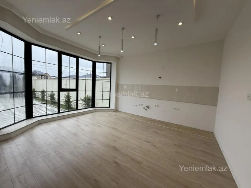 Satılır 7 otaqlı həyət evi 200 m²