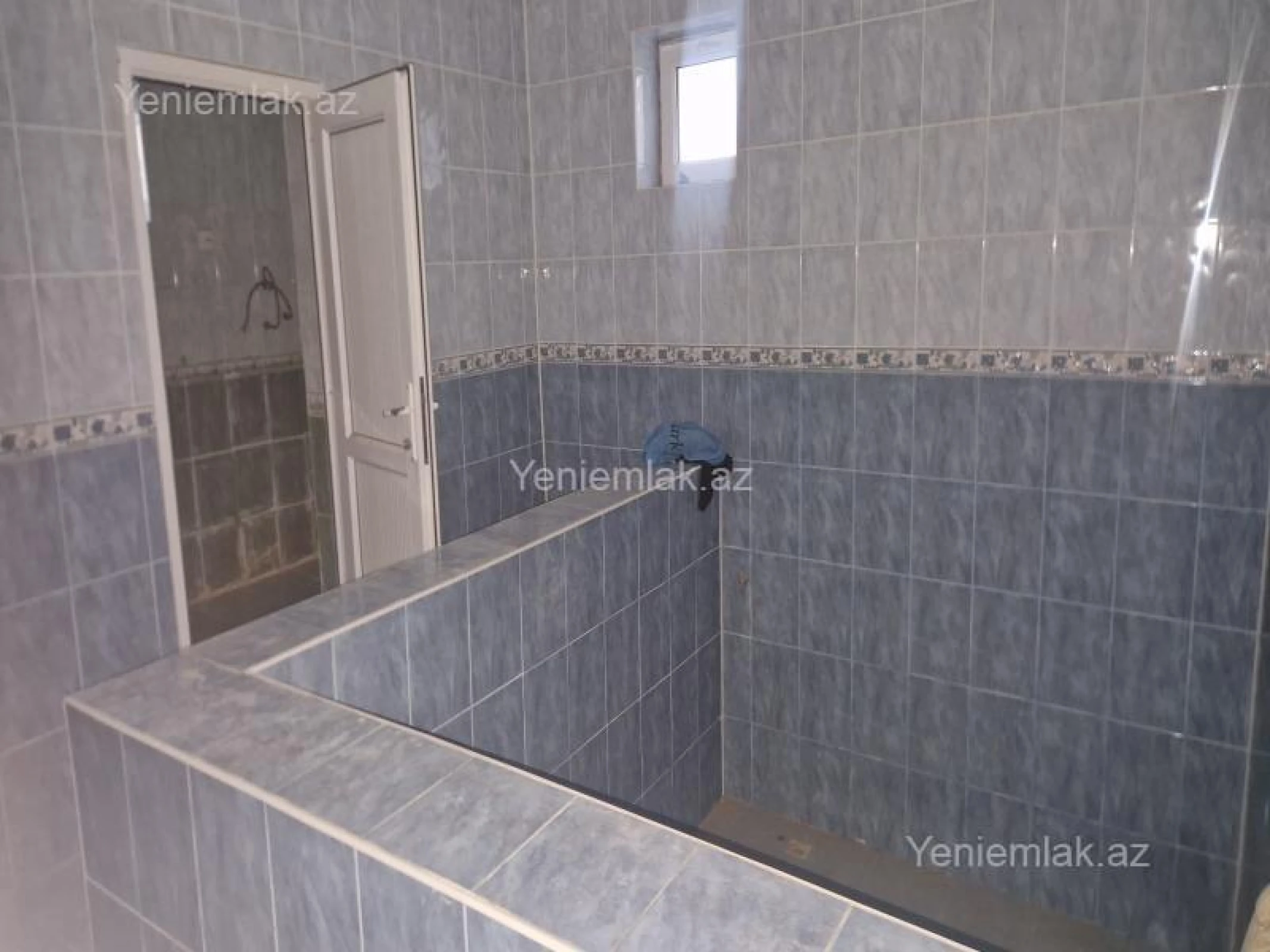 Satılır 7 otaqlı həyət evi 400 m²