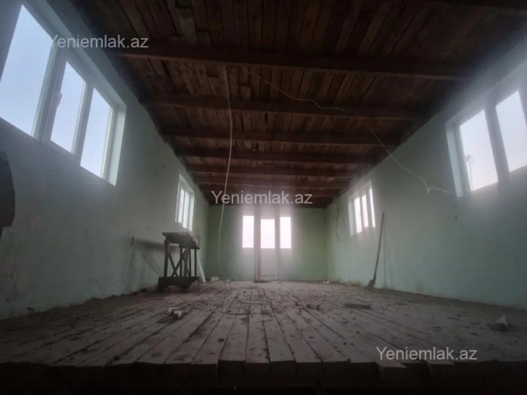 Satılır 7 otaqlı həyət evi 400 m²