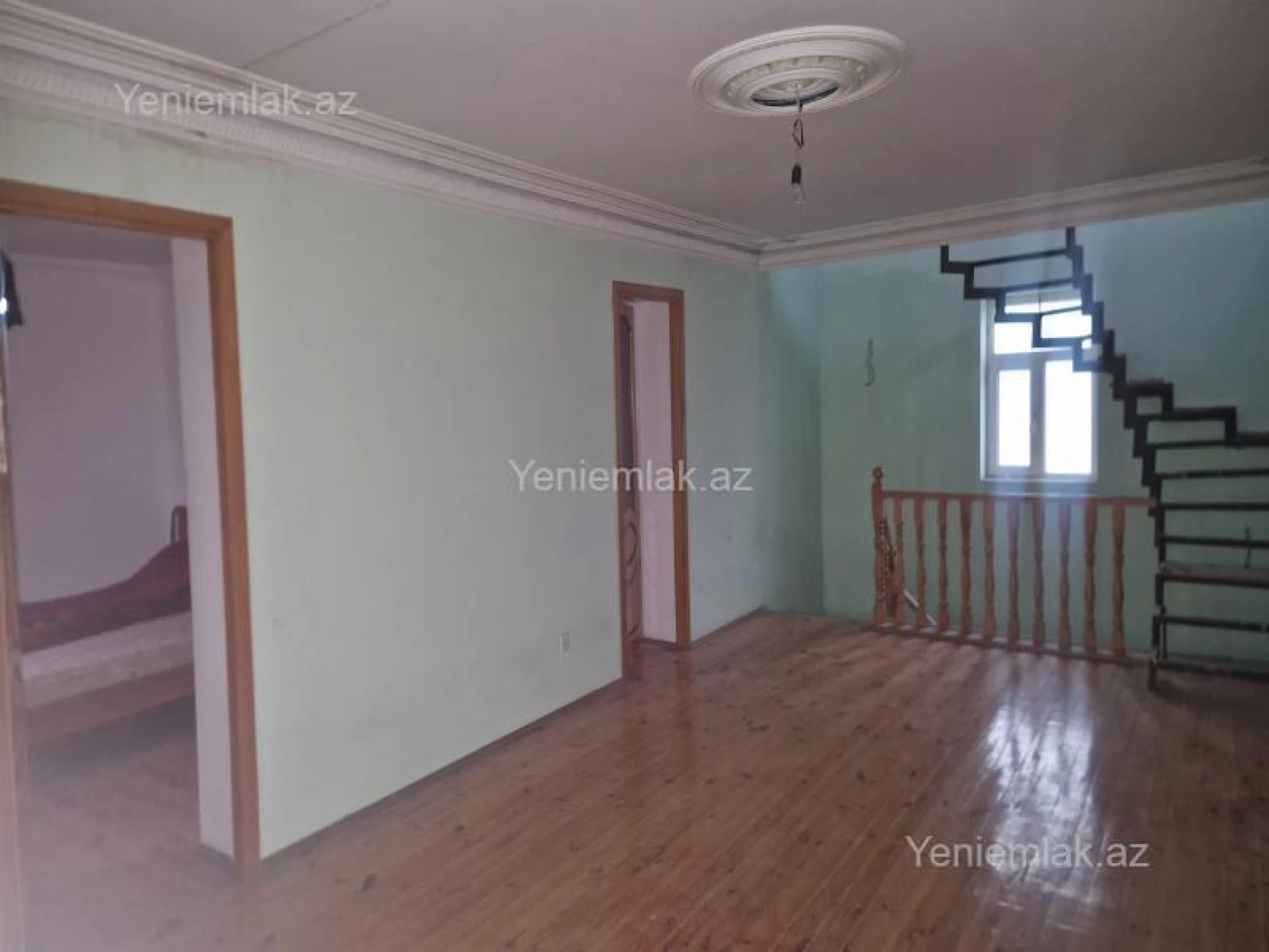Satılır 7 otaqlı həyət evi 400 m²