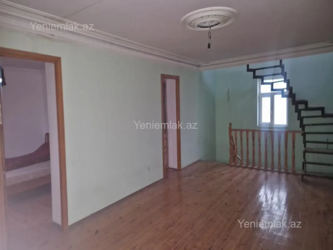 Satılır 7 otaqlı həyət evi 400 m²