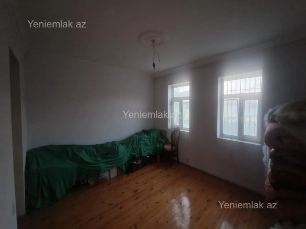 Satılır 7 otaqlı həyət evi 400 m²