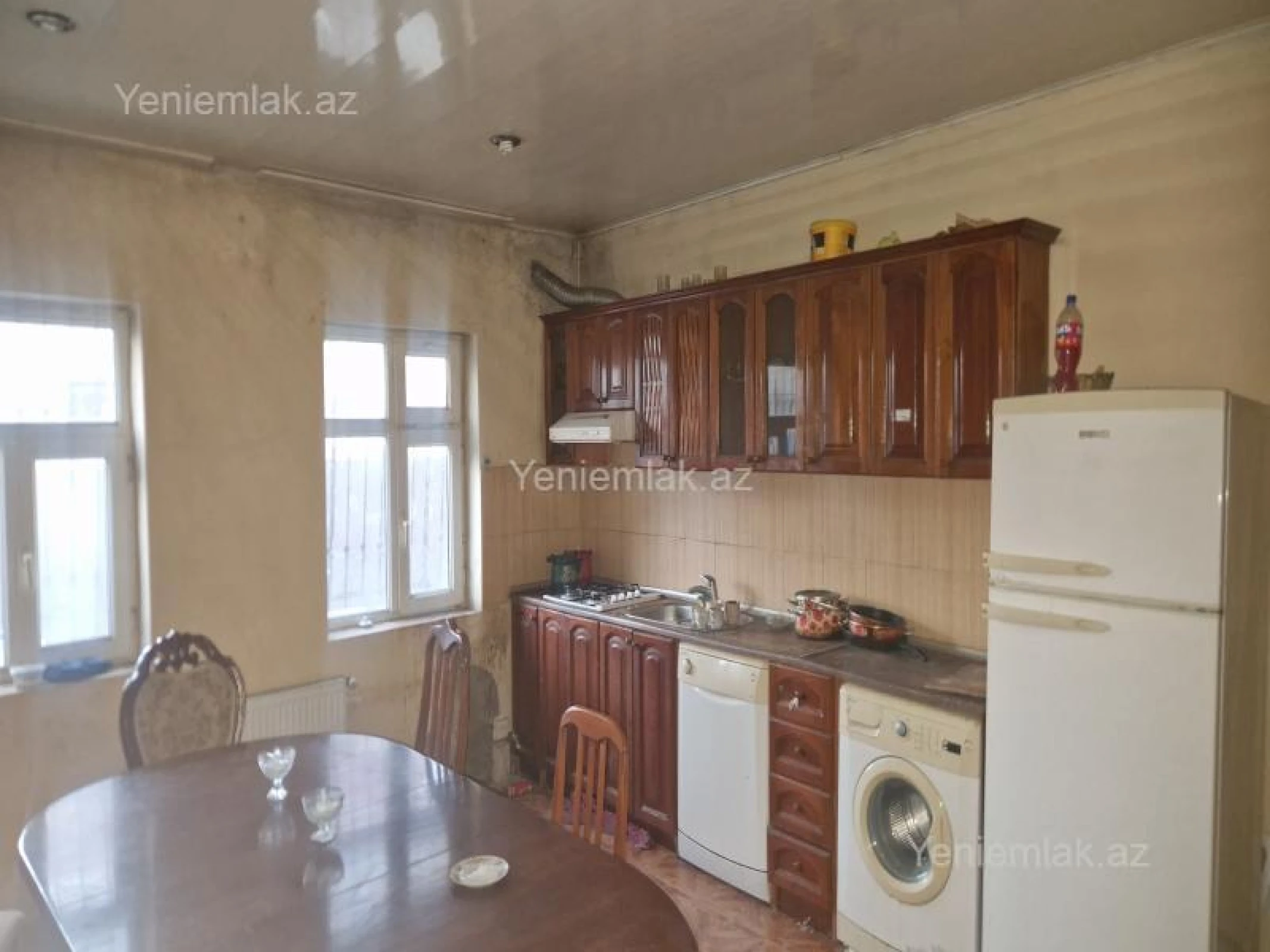 Satılır 7 otaqlı həyət evi 400 m²