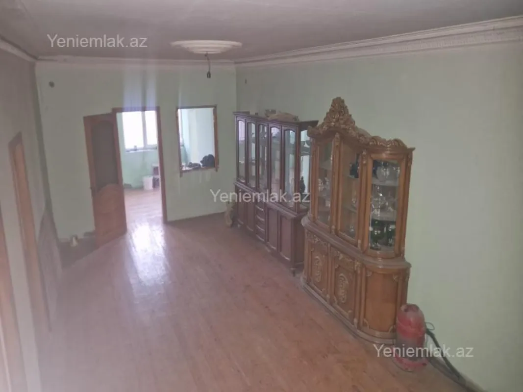 Satılır 7 otaqlı həyət evi 400 m²