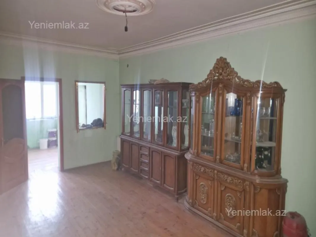 Satılır 7 otaqlı həyət evi 400 m²