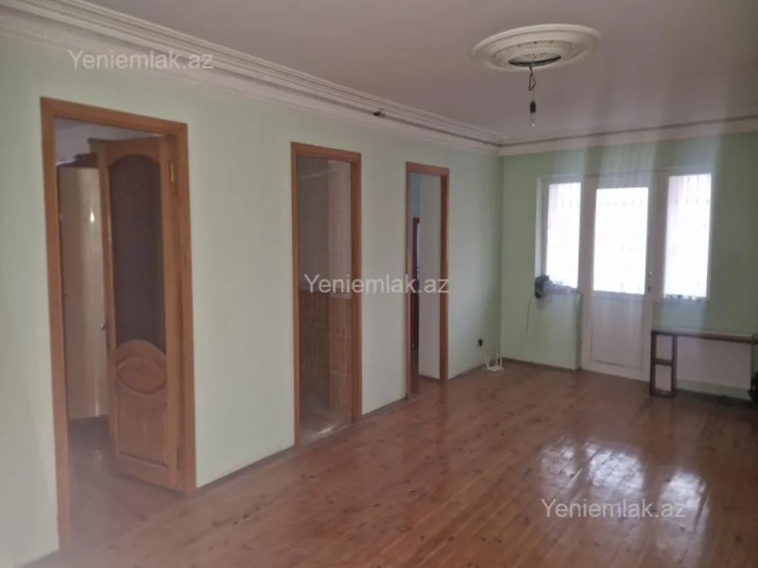Satılır 7 otaqlı həyət evi 400 m²