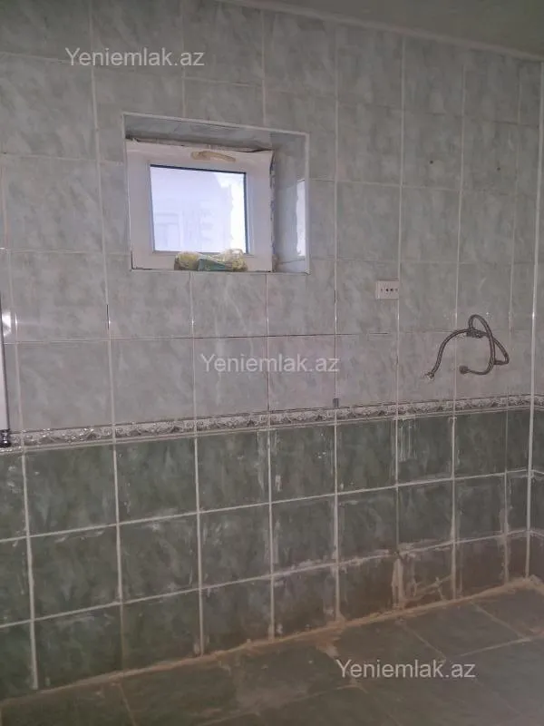 Satılır 7 otaqlı həyət evi 400 m²