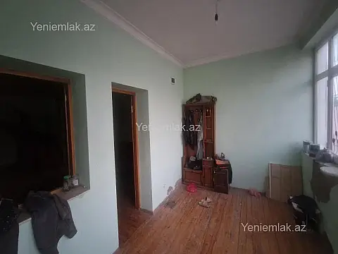 Satılır 7 otaqlı həyət evi 400 m²