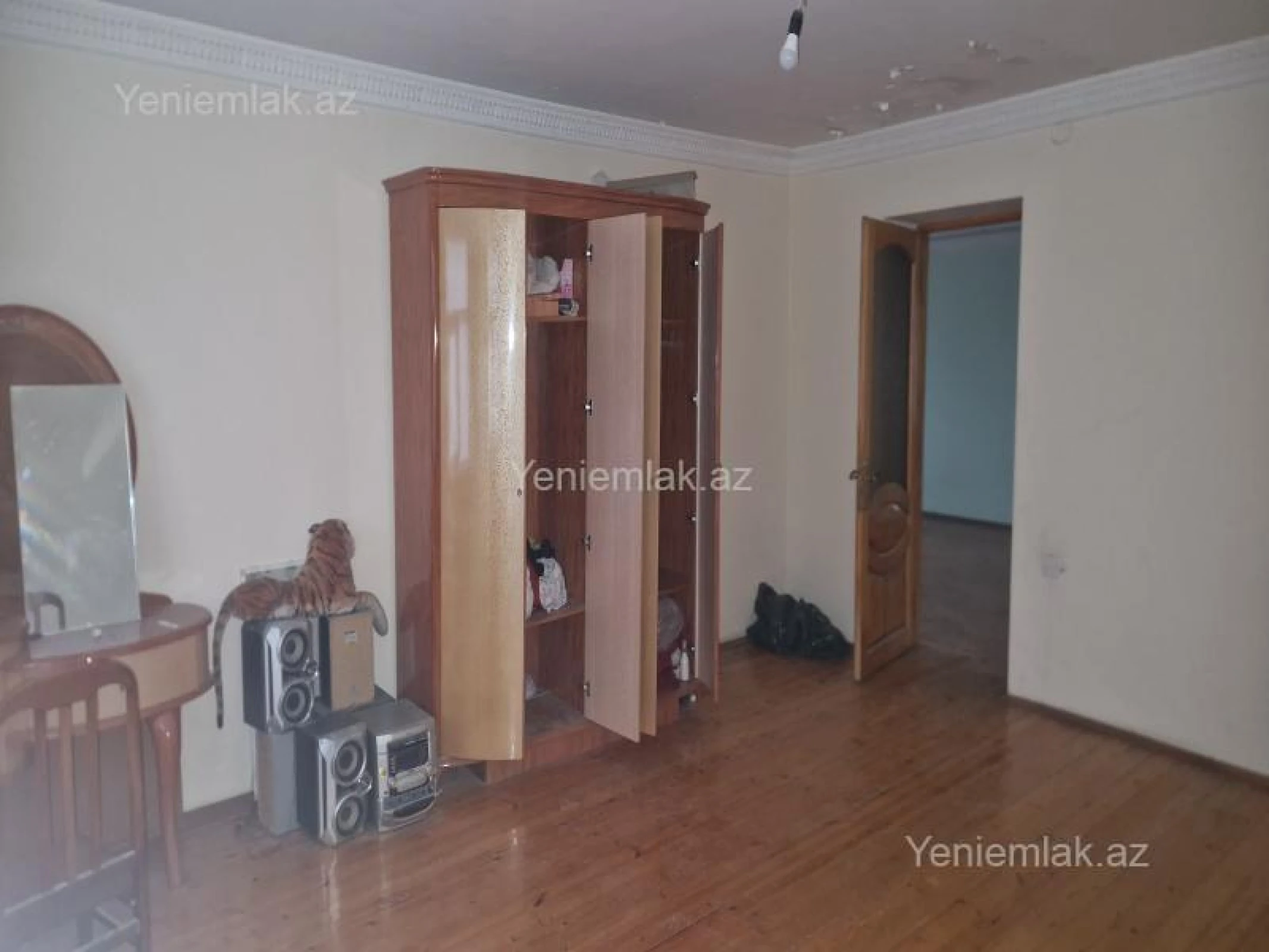 Satılır 7 otaqlı həyət evi 400 m²