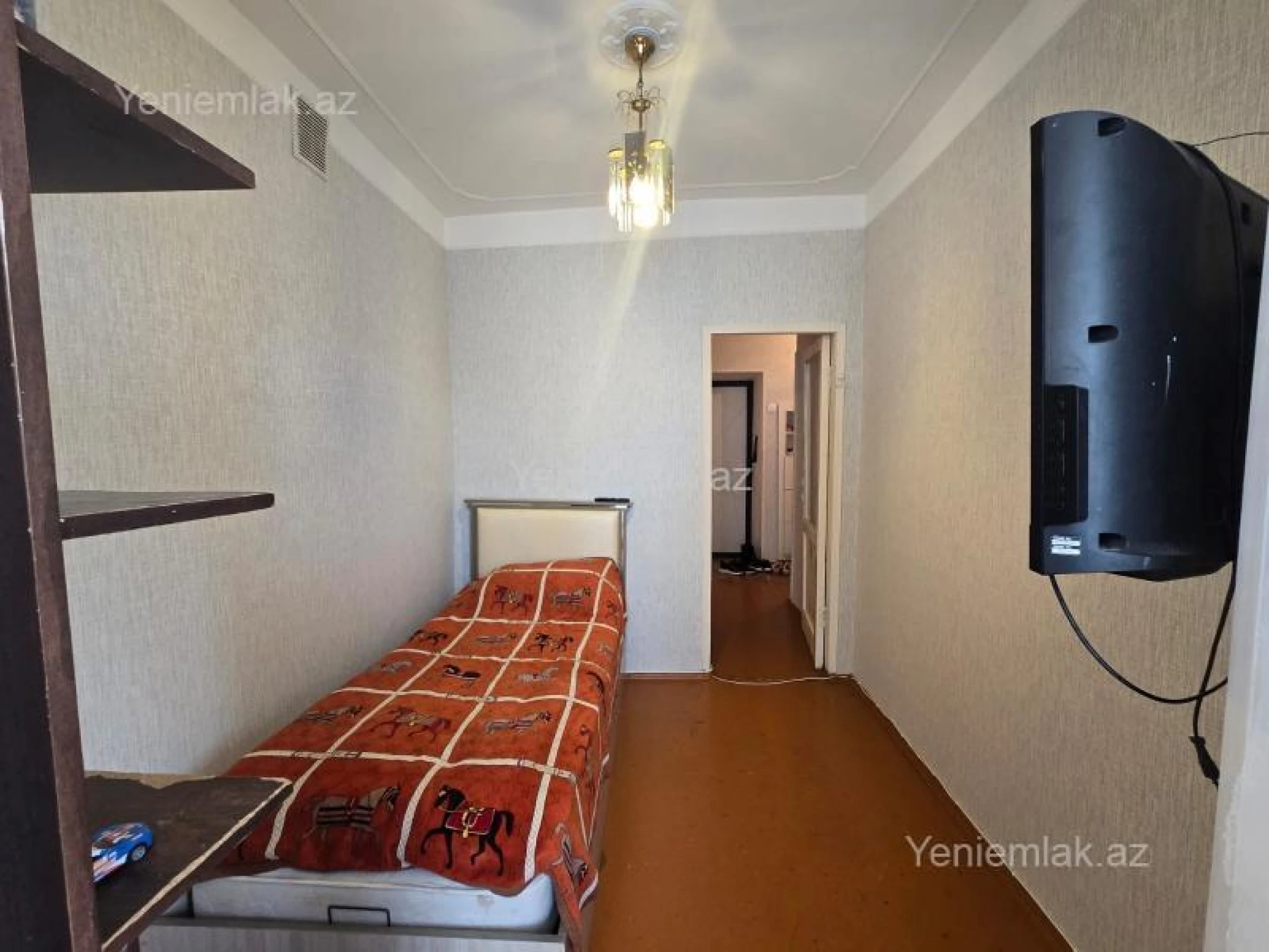 Satılır 2 otaqlı köhnə tikili 60 m²