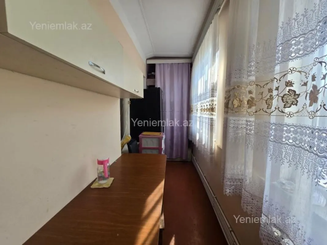 Satılır 2 otaqlı köhnə tikili 60 m²