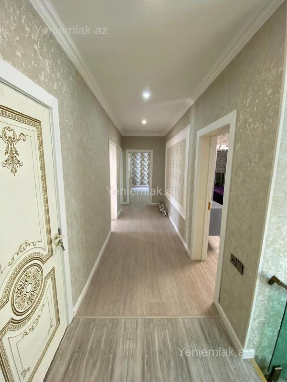 Satılır 5 otaqlı həyət evi 240 m²