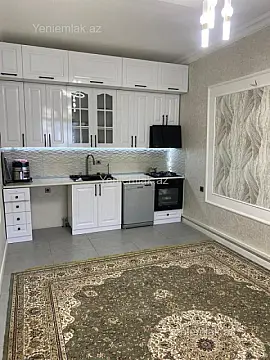 Satılır 5 otaqlı həyət evi 240 m²