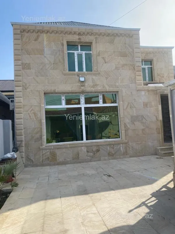 Satılır 5 otaqlı həyət evi 240 m²