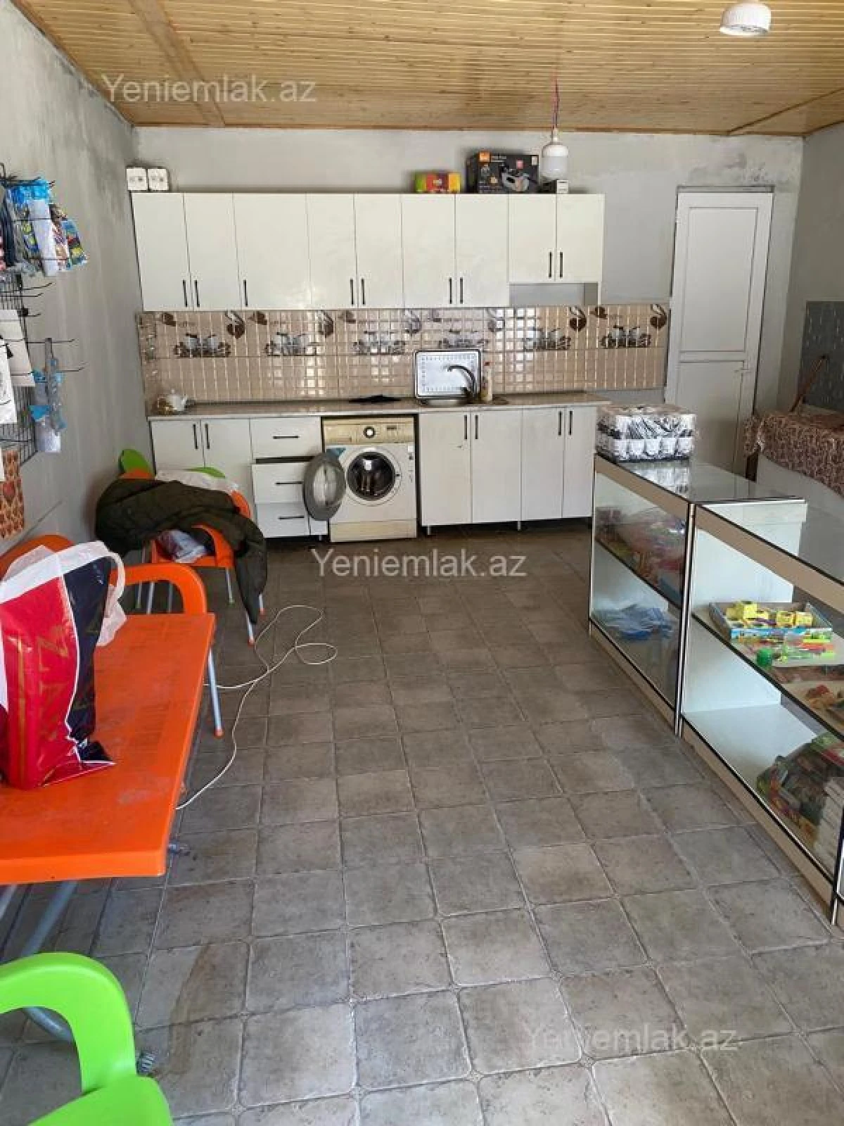 Satılır 5 otaqlı həyət evi 240 m²