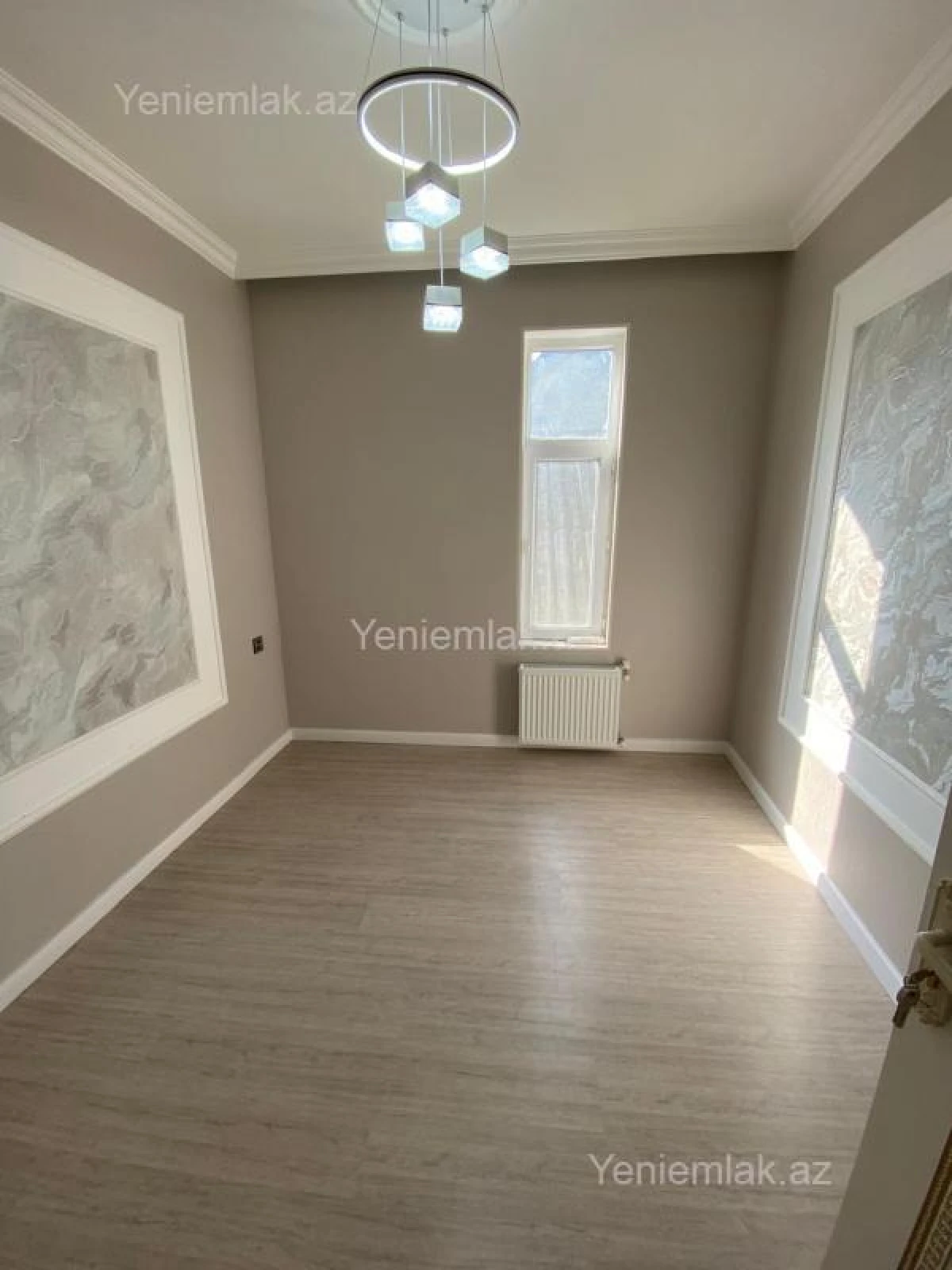 Satılır 5 otaqlı həyət evi 240 m²