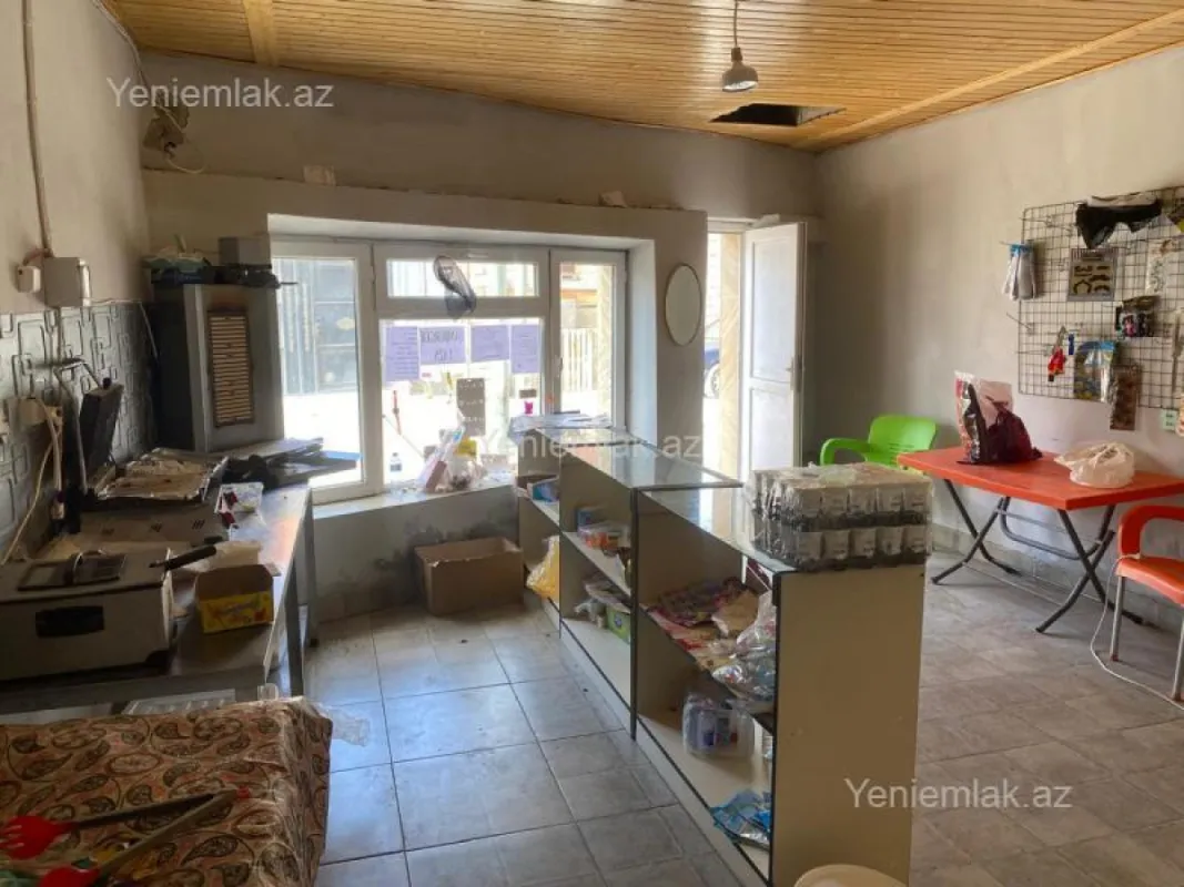 Satılır 5 otaqlı həyət evi 240 m²