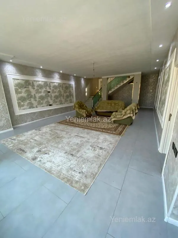 Satılır 5 otaqlı həyət evi 240 m²