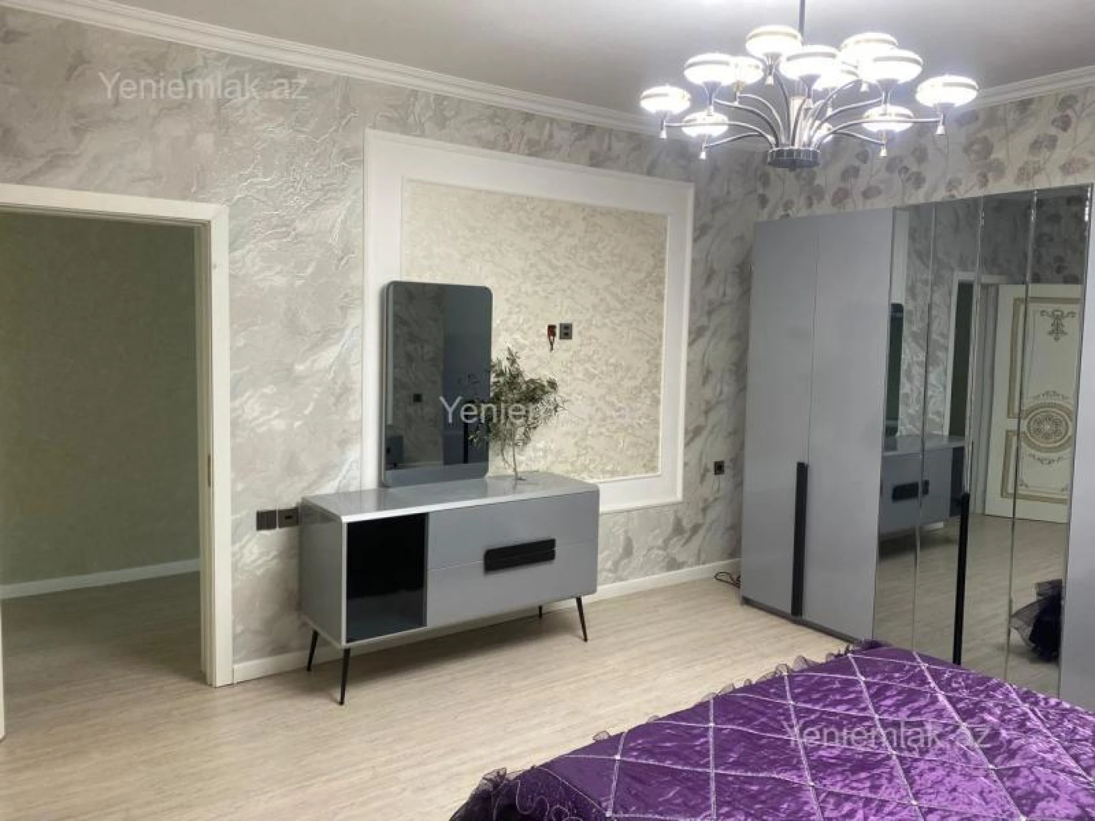 Satılır 5 otaqlı həyət evi 240 m²