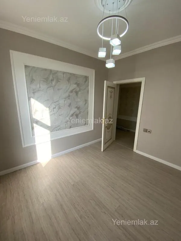 Satılır 5 otaqlı həyət evi 240 m²