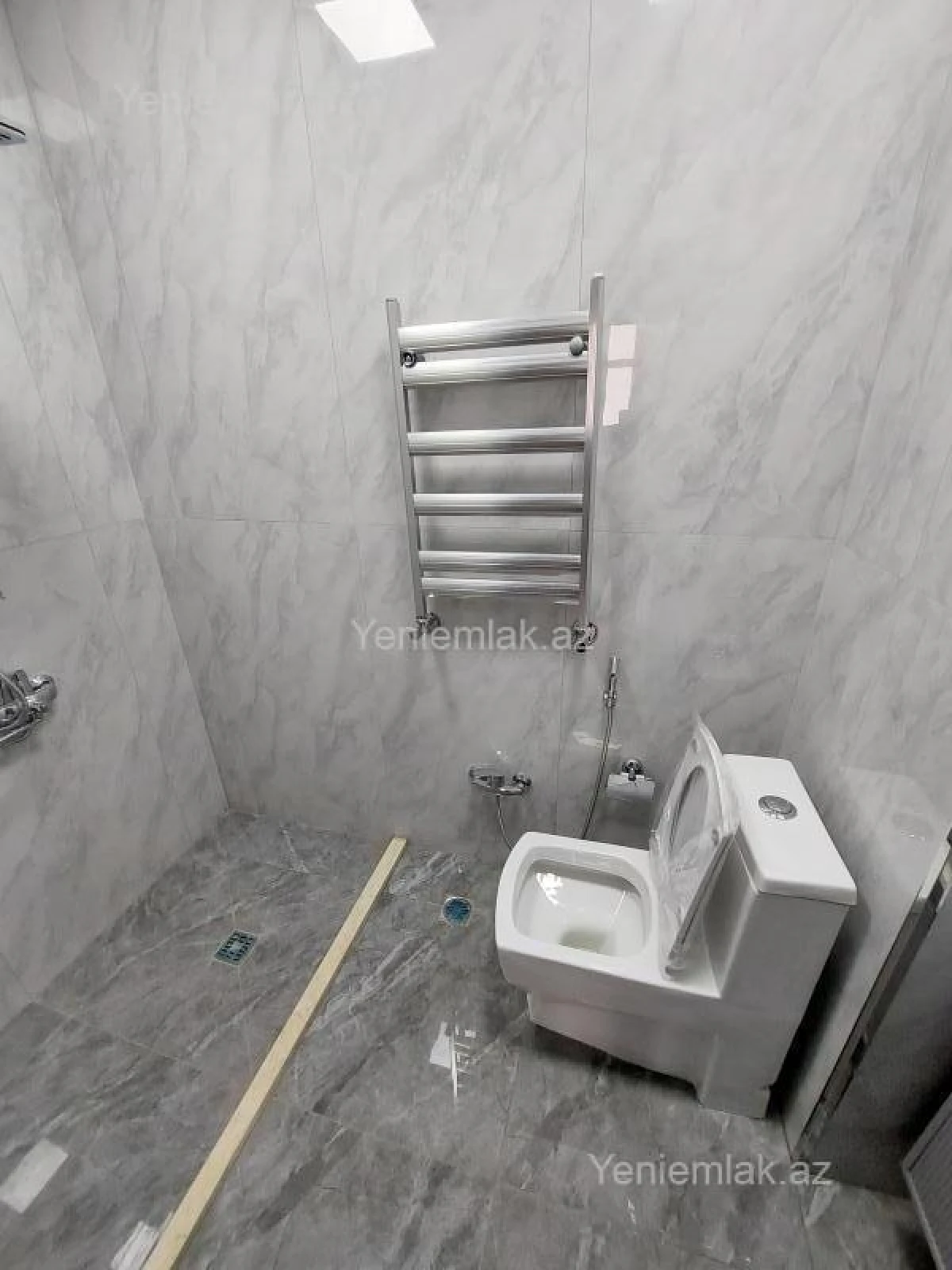 Satılır 4 otaqlı obyekt 130 m²