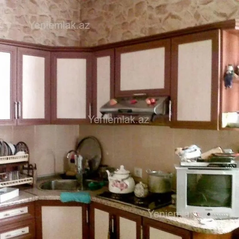 Satılır 4 otaqlı obyekt 130 m²