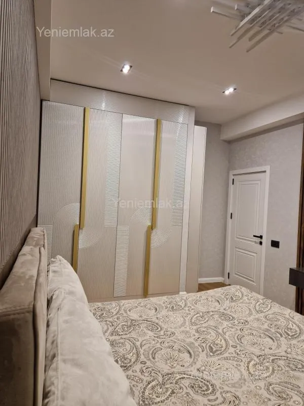 Satılır 3 otaqlı yeni tikili 93.8 m²