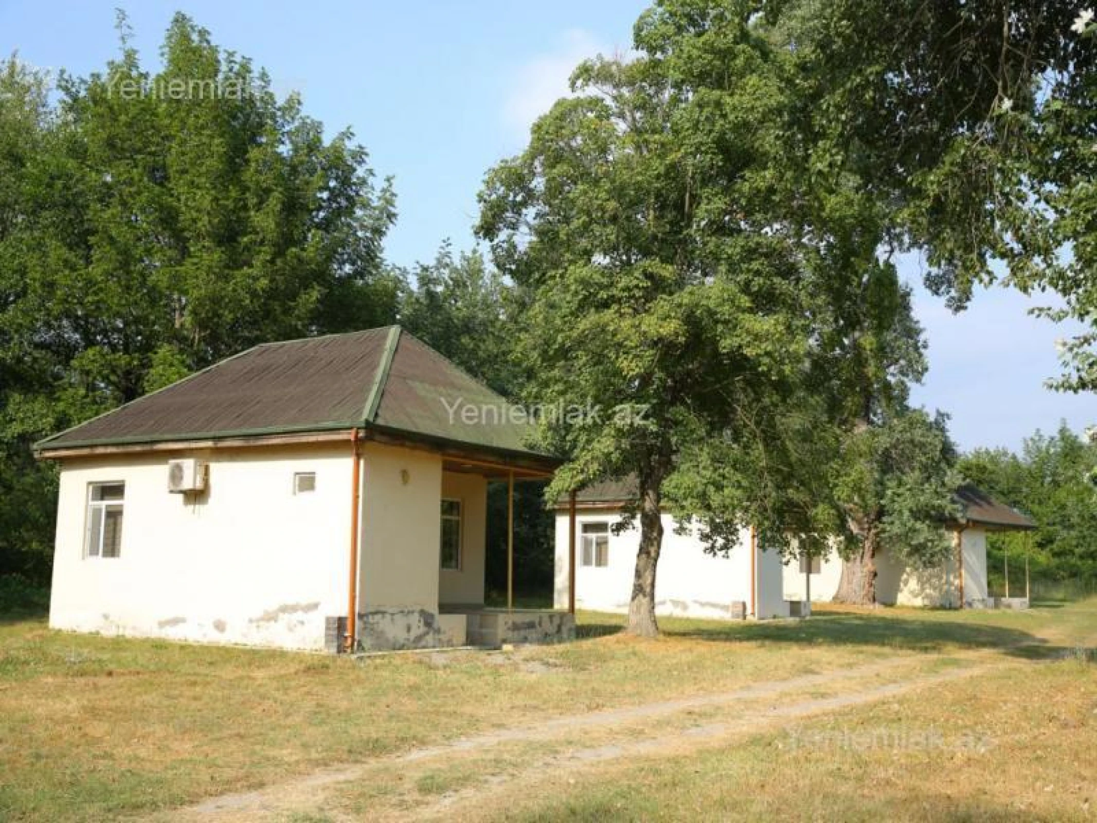 Satılır 10 otaqlı obyekt 500 m²