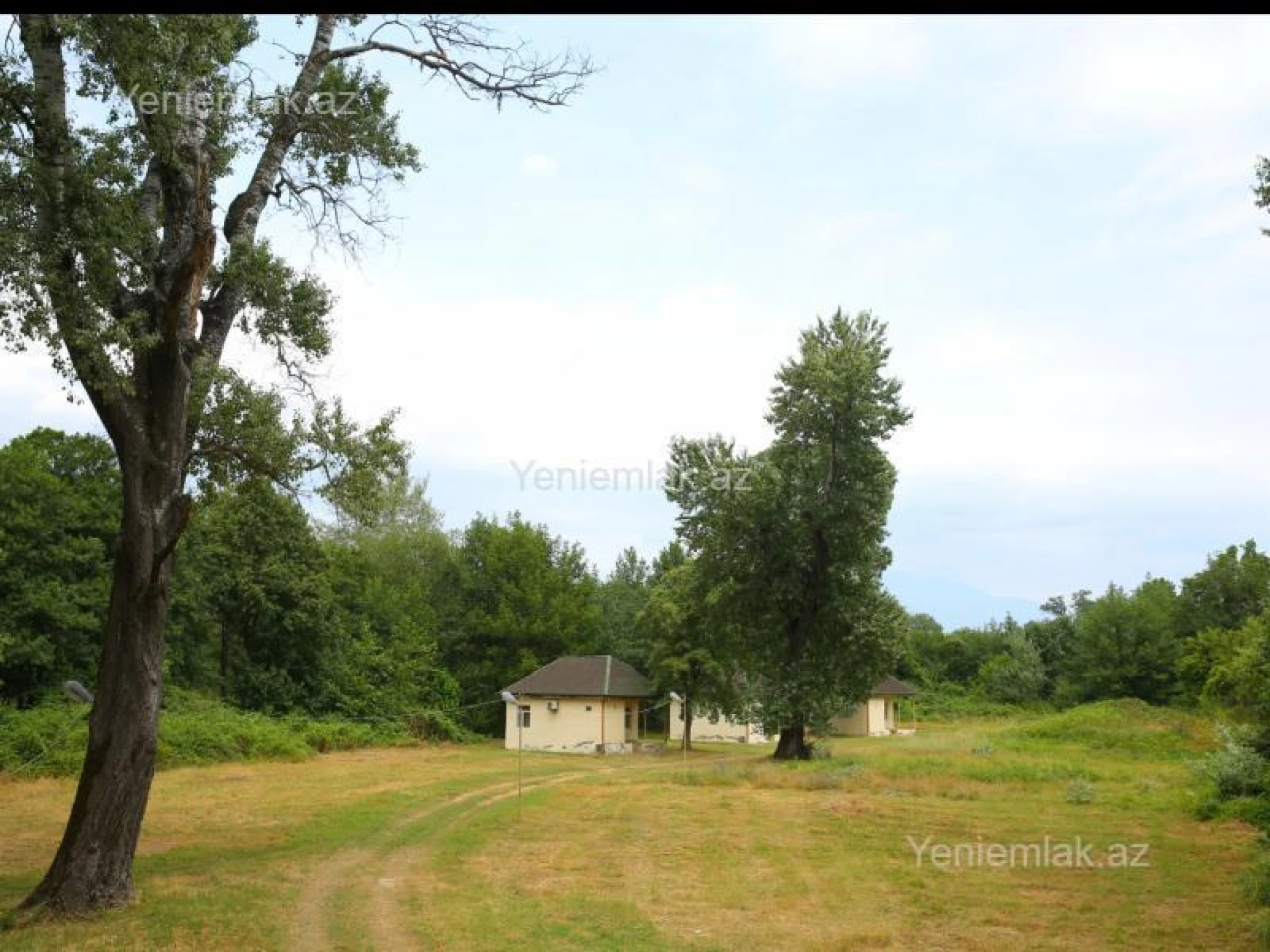 Satılır 10 otaqlı obyekt 500 m²