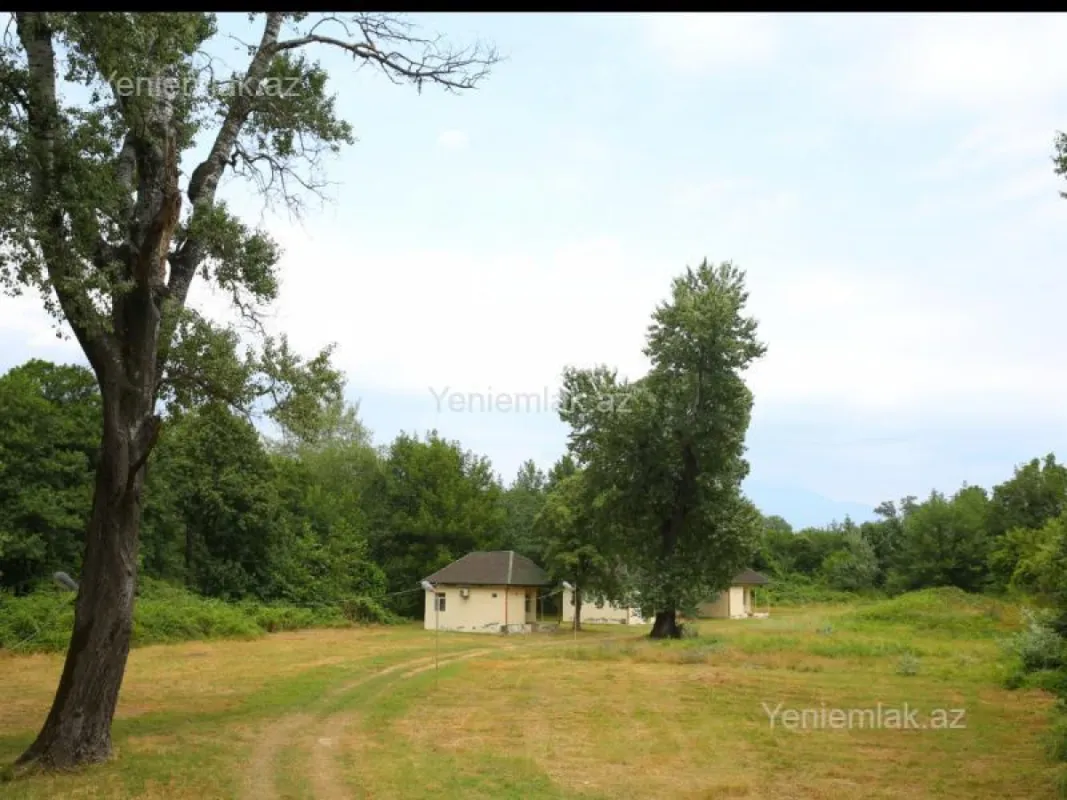 Satılır 10 otaqlı obyekt 500 m²