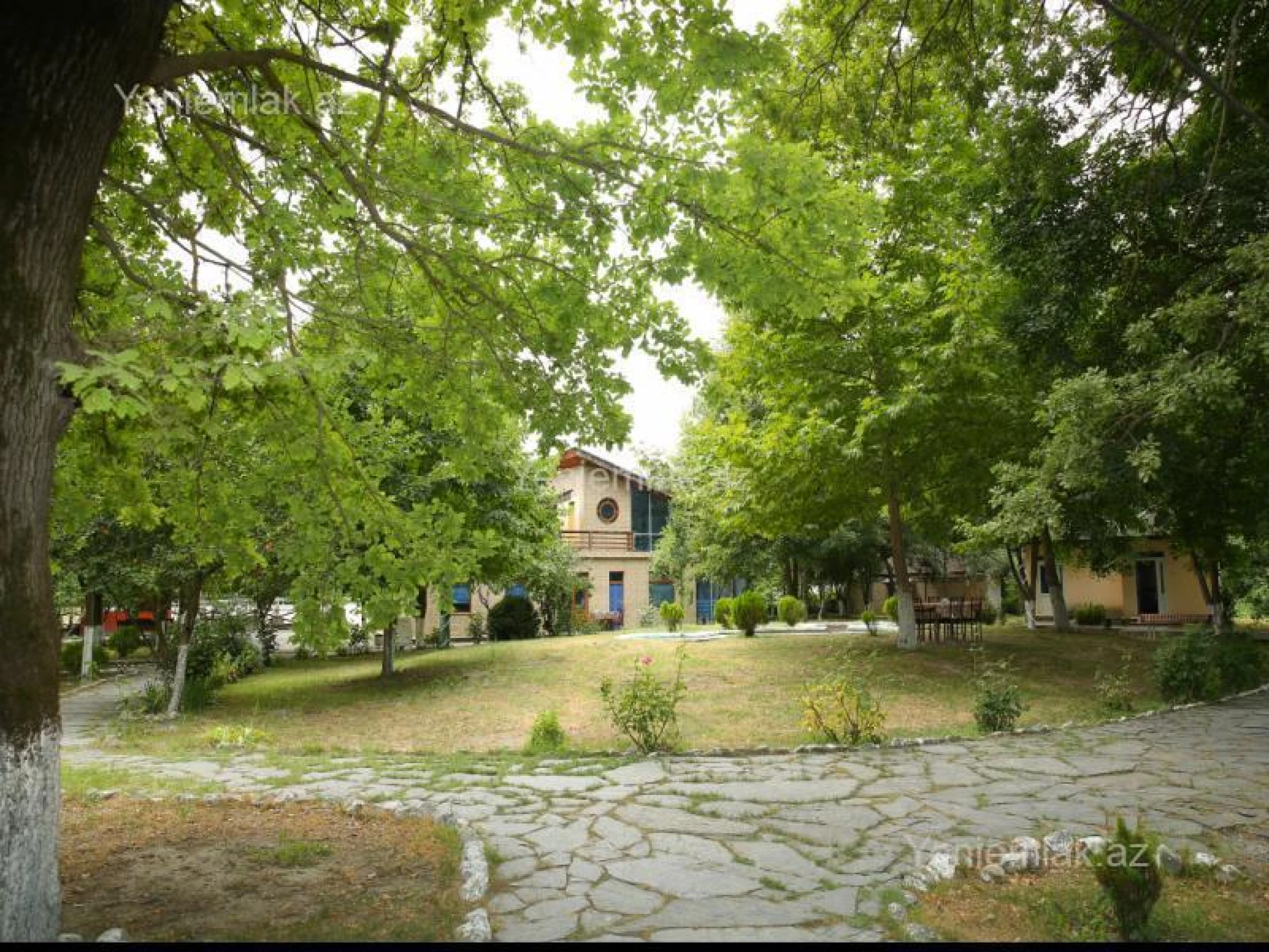 Satılır 10 otaqlı obyekt 500 m²