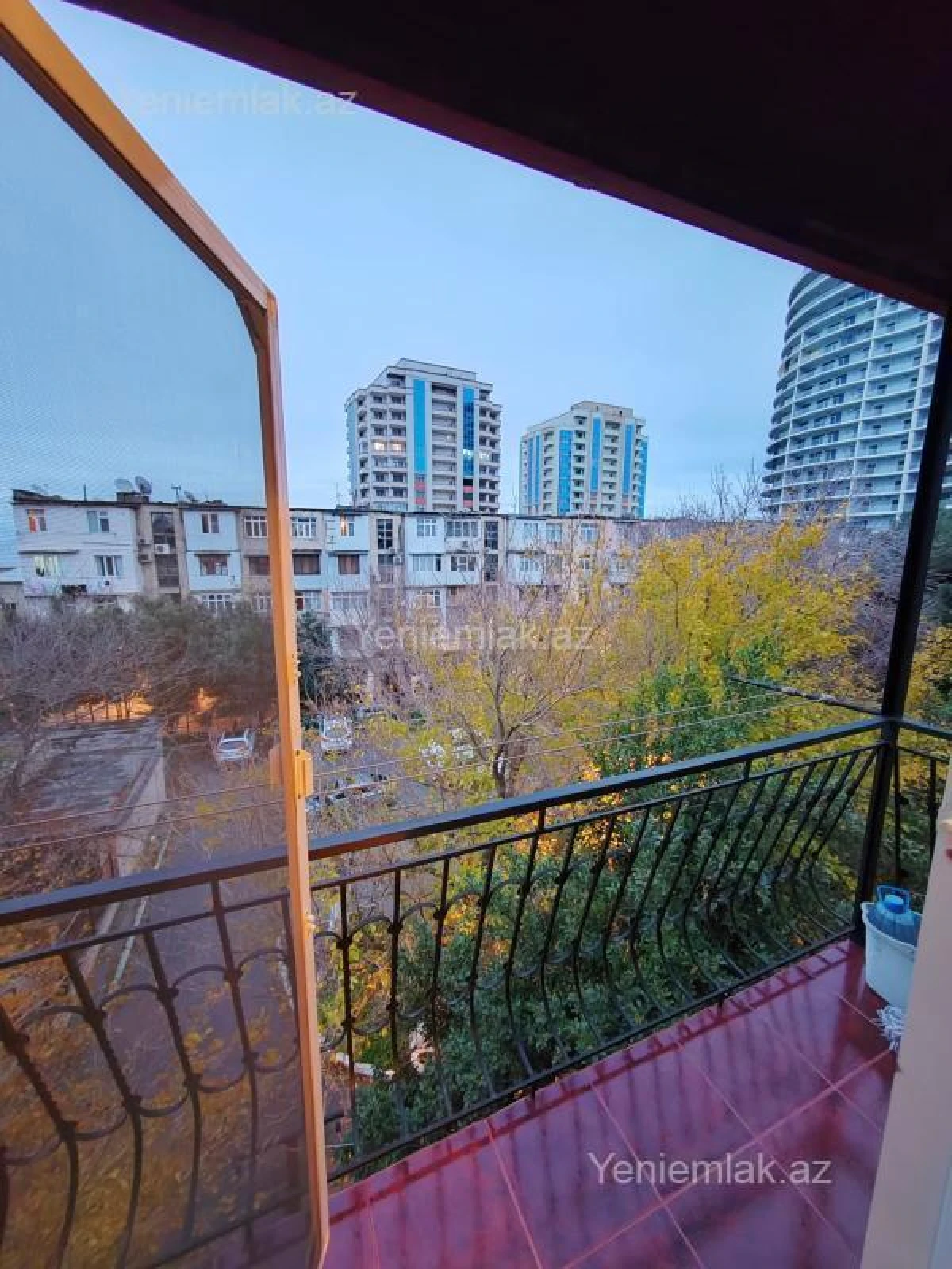 Satılır 2 otaqlı köhnə tikili 58 m²