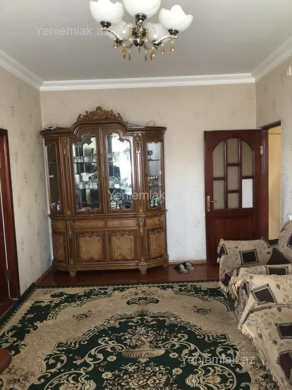 Satılır 5 otaqlı köhnə tikili 120 m²