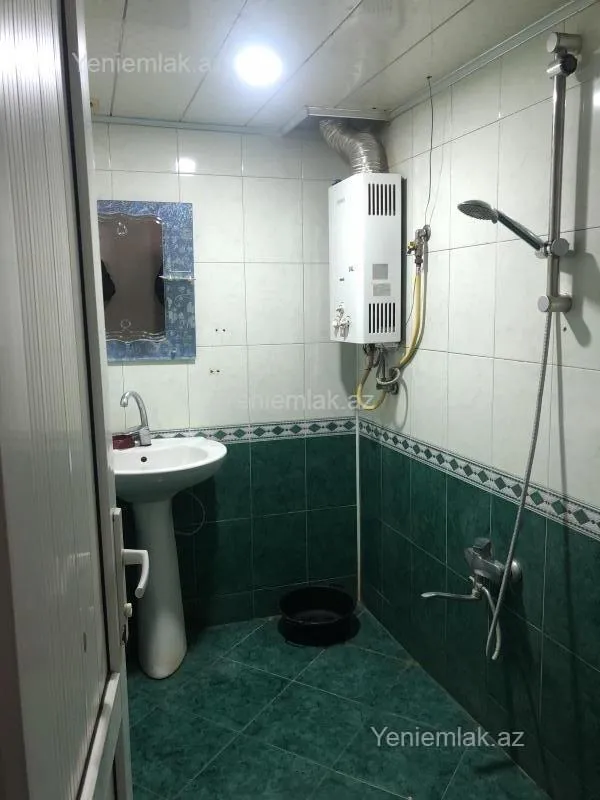 Satılır 5 otaqlı köhnə tikili 120 m²