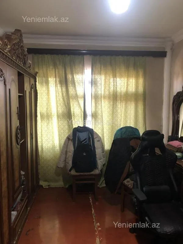 Satılır 5 otaqlı köhnə tikili 120 m²