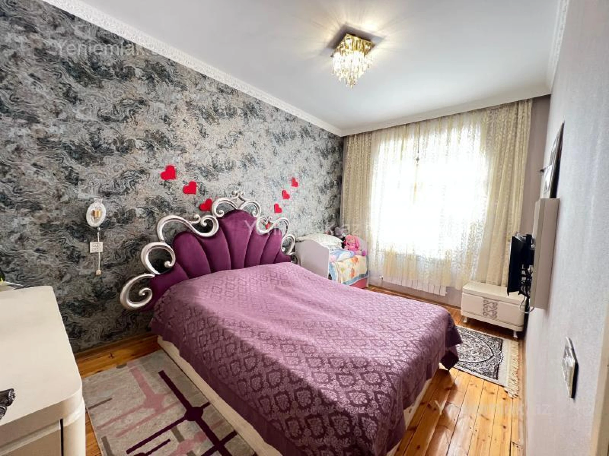Satılır 5 otaqlı həyət evi 140 m²