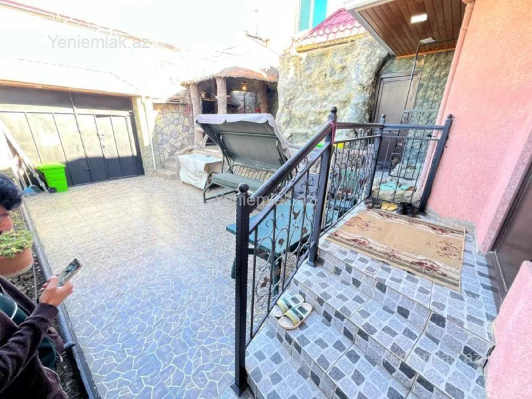 Satılır 5 otaqlı həyət evi 140 m²